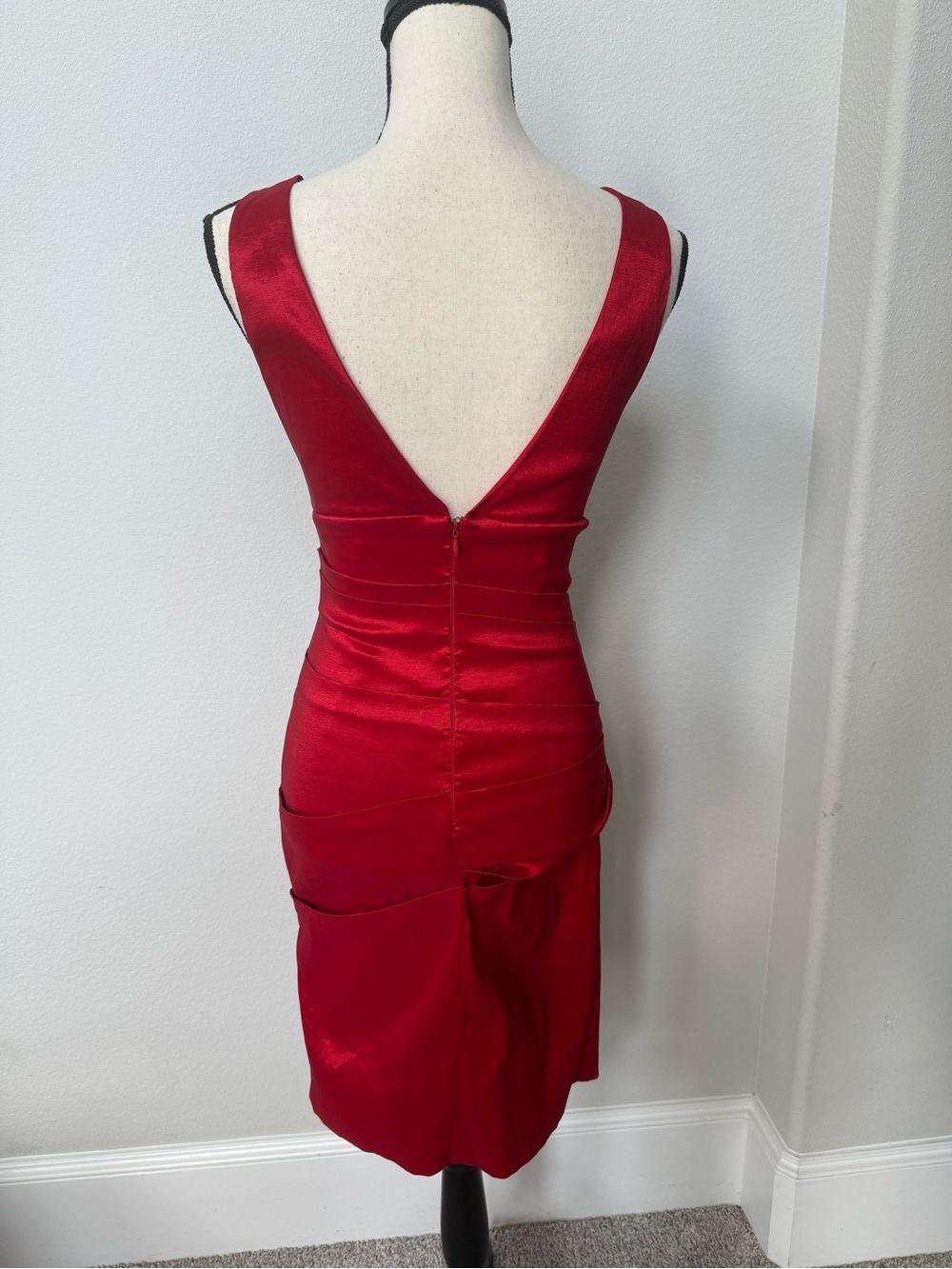 Cache Red V-Neck Sleeveless Satin Bodycon Dress - Picture 5 of 12